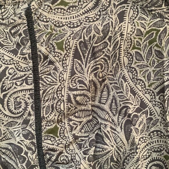 Abercrombie & Fitch Bell bottom sleeves,   off - the - shoulder blouse. Size S. - Picture 6 of 8